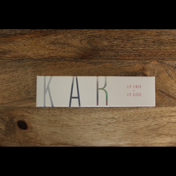 Kab | Lipgloss and lip liner duo in Charming - Picture 9 of 9